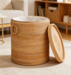 Round rattan laundry basket with lid, 110L capacity, with removable inner bag and mesh bag.
