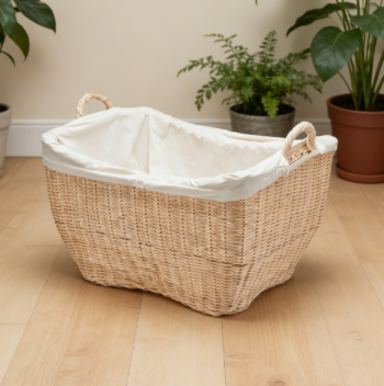 Natural wicker laundry basket with handle for easy carrying, suitable for everyday clothing organization